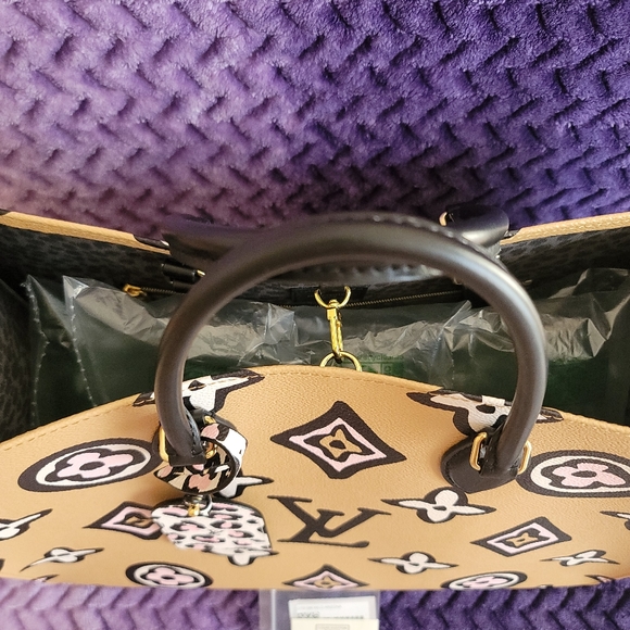 Louis Vuitton Onthego GM Wild at Heart Arizona Large Bag Giant Flower Monogram - Picture 5 of 17